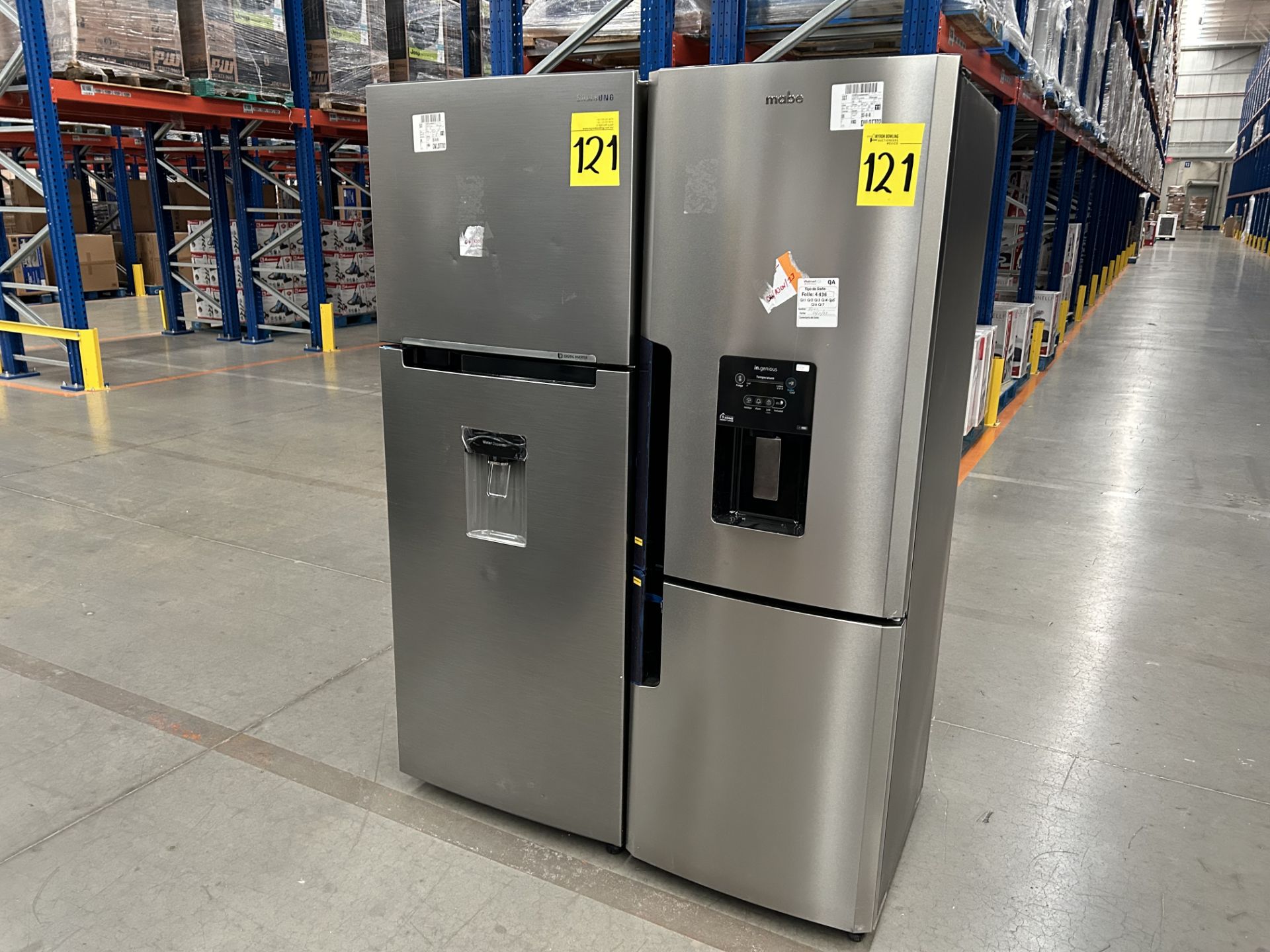 Lote de 2 refrigeradores contiene: 1 Refrigerador con dispensador de agua Marca SAMSUNG, Modelo RT3 - Image 2 of 6