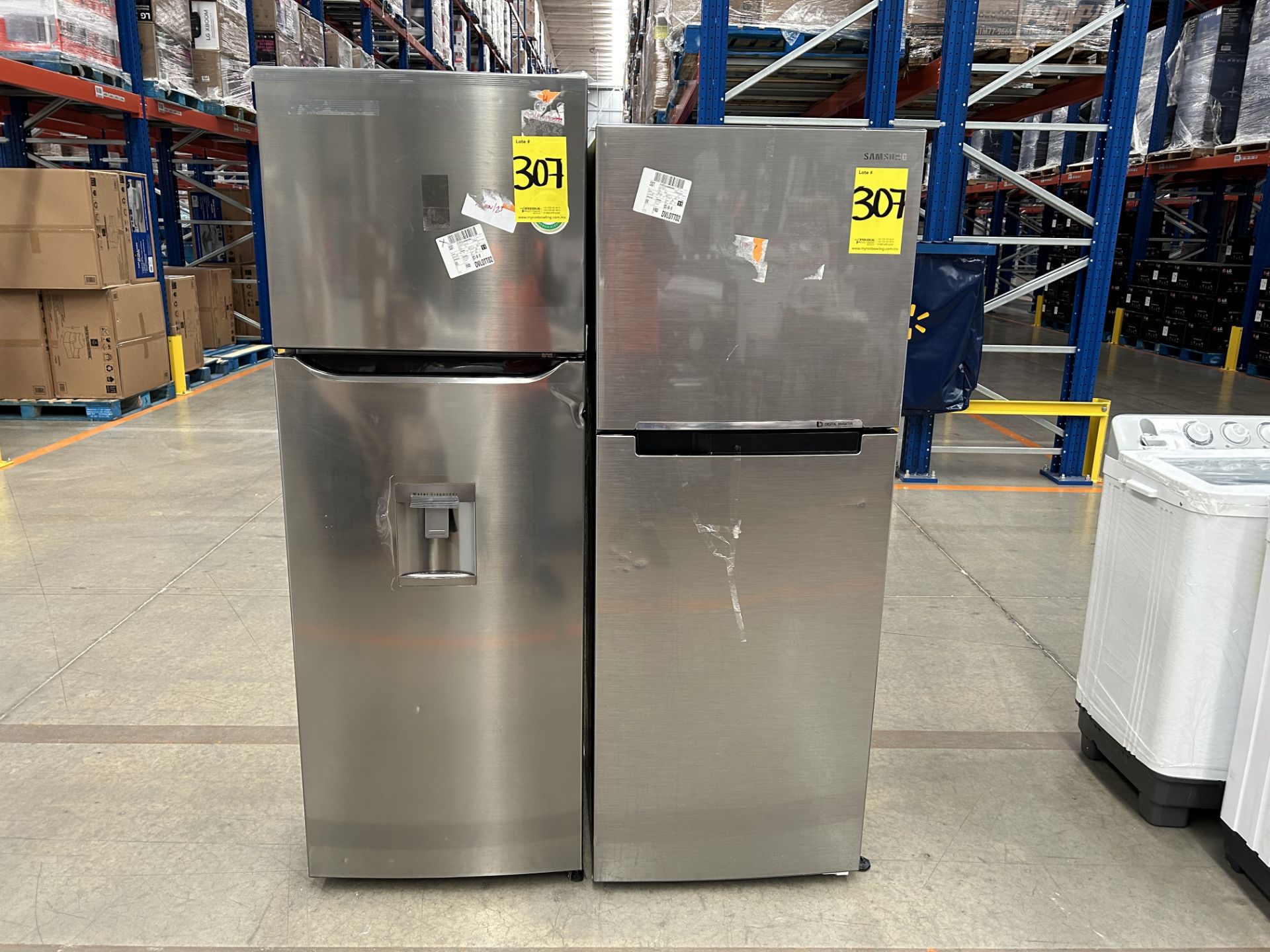 Lote de 2 refrigeradores contiene: 1 Refrigerador con dispensador de agua Marca LG, Modelo GT32WDC,
