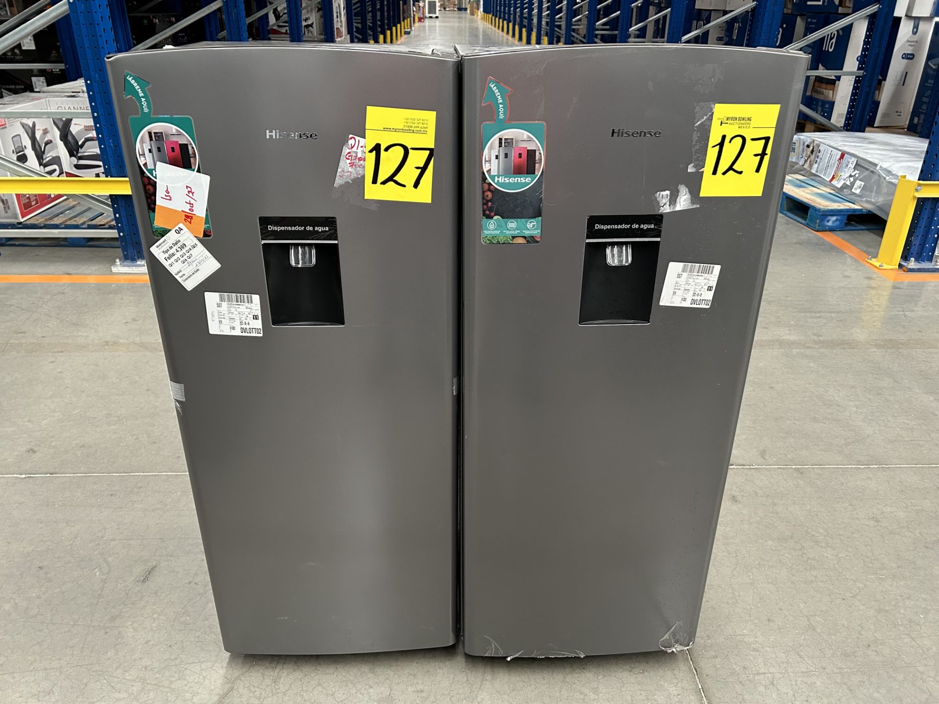 Lote de 2 refrigeradores contiene: 1 Refrigerador con dispensador de agua Marca HISENSE, Modelo RR6