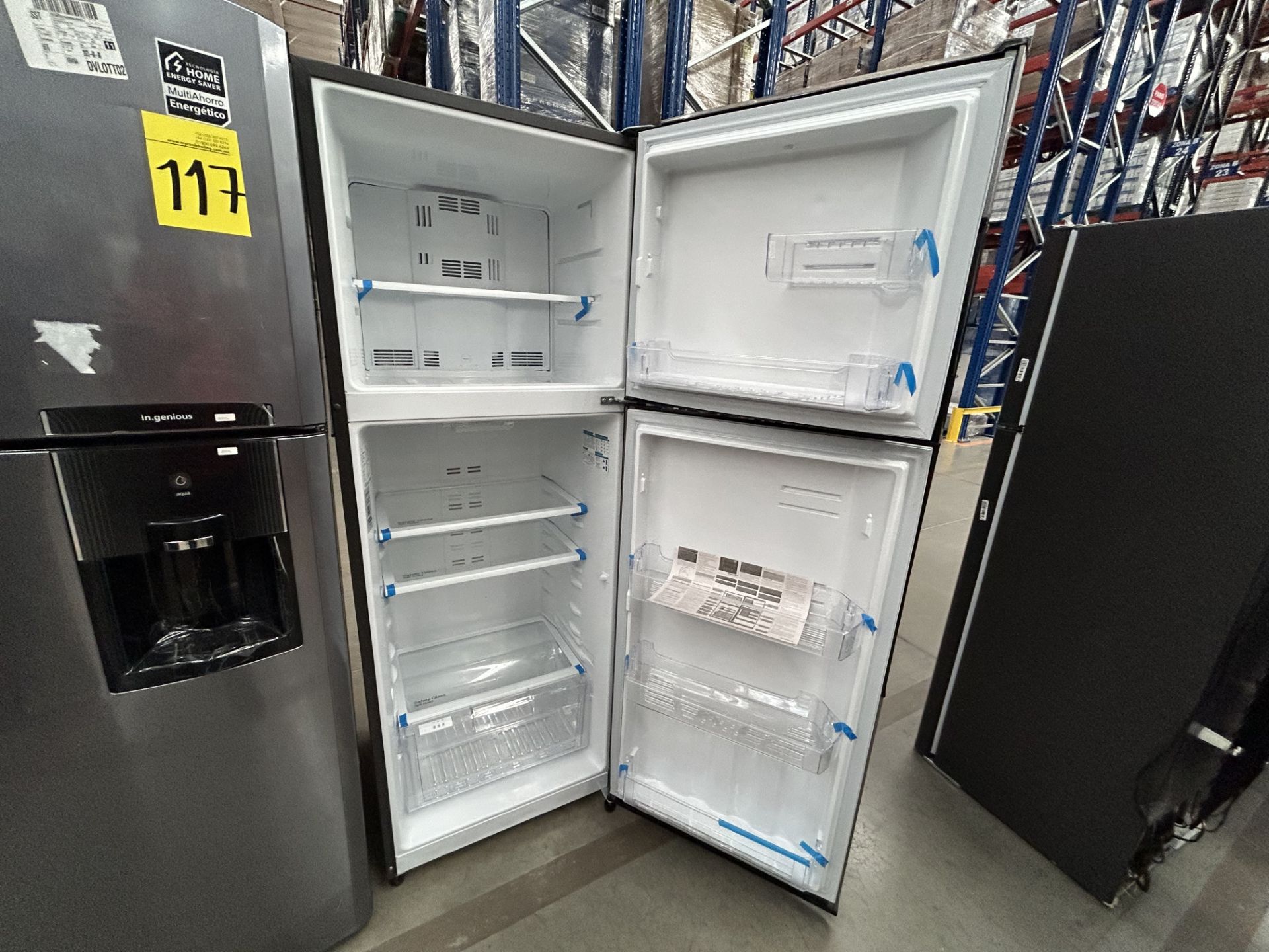 Lote de 2 refrigeradores contiene: 1 Refrigerador con dispensador de agua Marca MABE, Modelo RMS510 - Image 4 of 7