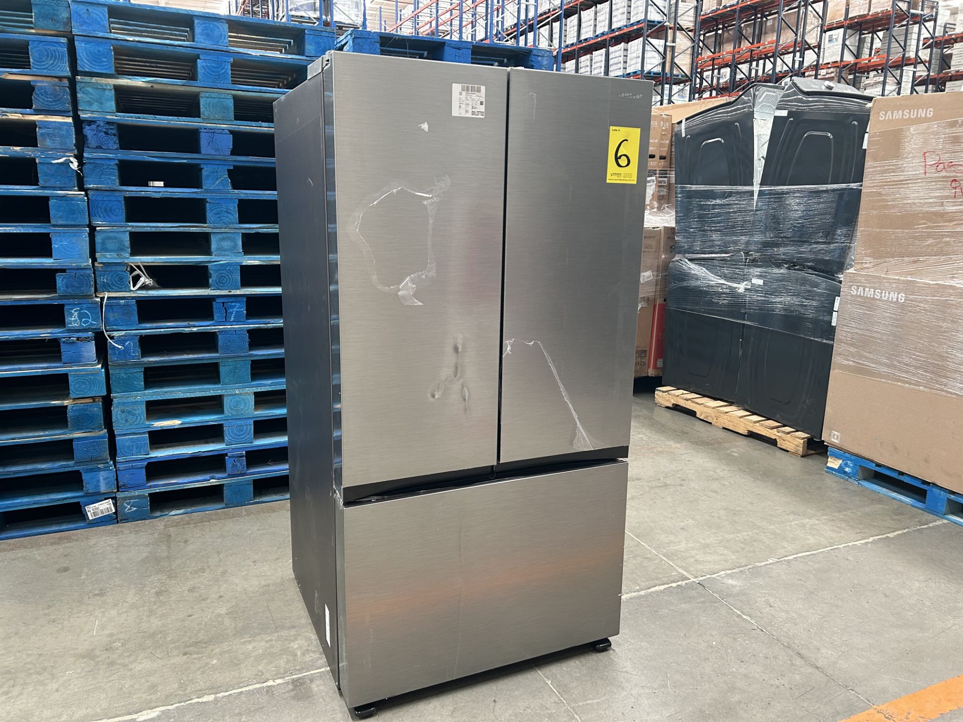 Lote de 1 Refrigerador Marca SAMSUNG, Modelo RF32CG5A10S9, Serie 00005X, Color GRIS (No se asegura - Image 3 of 5
