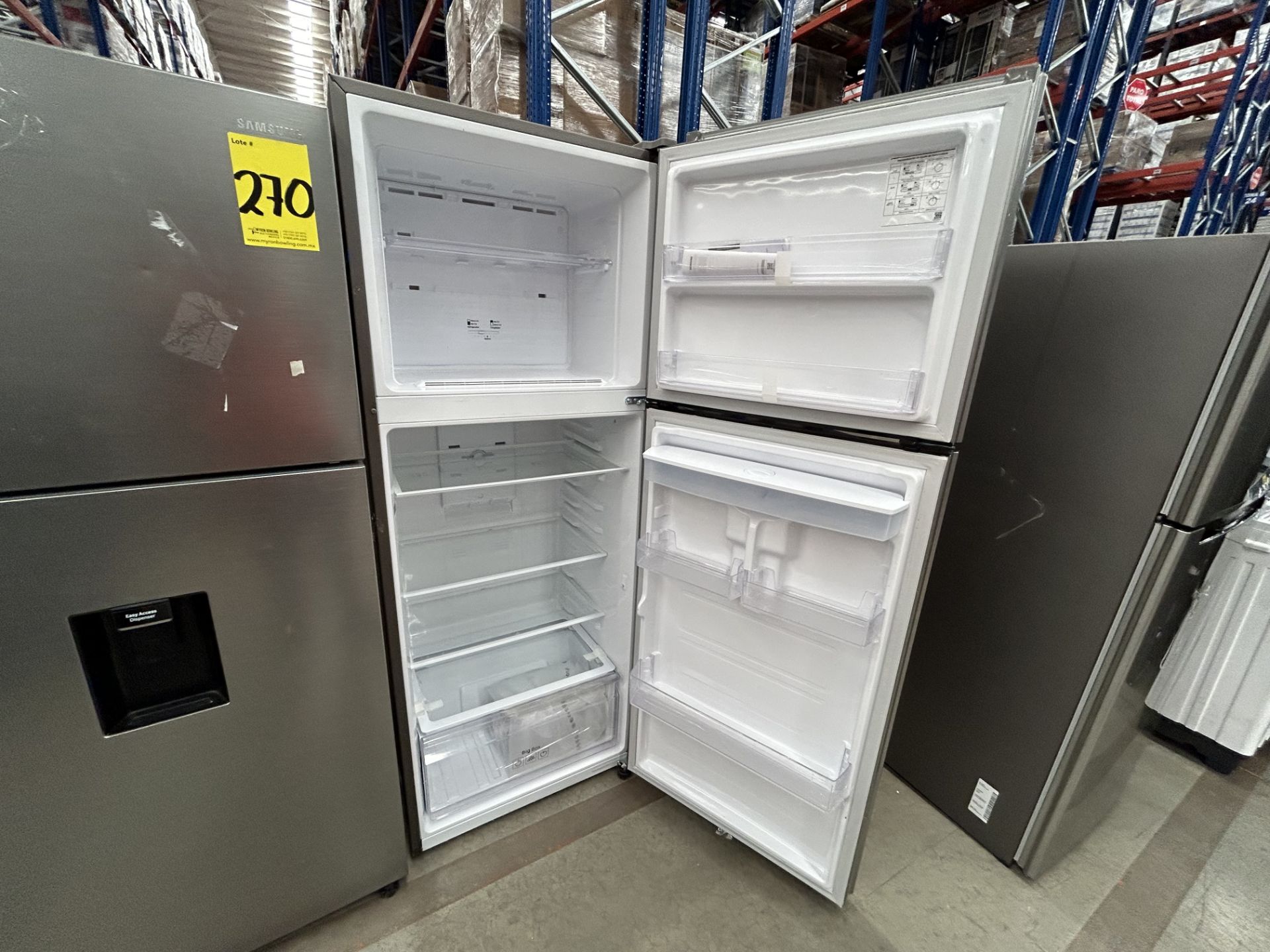 Lote de 2 refrigeradores contiene: 1 Refrigerador con dispensador de agua Marca SAMSUNG, Modelo RT4 - Image 4 of 7