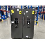 Lote de 2 refrigeradores contiene: 1 Refrigerador con dispensador de agua Marca MABE, Modelo RME360