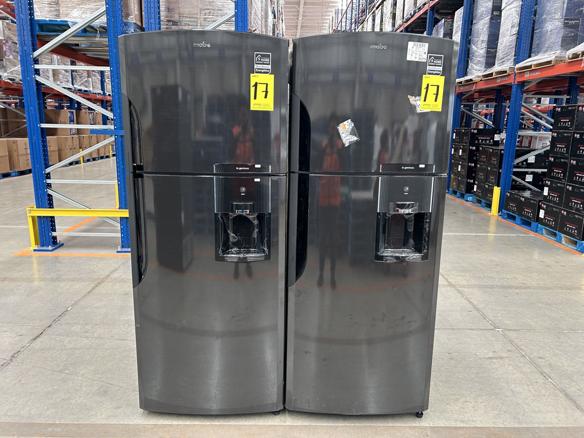 Lote de 2 refrigeradores contiene: 1 Refrigerador con dispensador de agua Marca MABE, Modelo RMS510