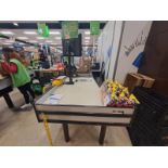 (Pago y remoción urgente) 1 Mueble Check out de madera con banda; Incluye punto de venta (teclado,