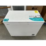 (Nuevo) Lote de 1 Congelador Marca HISENSE, Modelo FC88D6CWX1, Serie 70046, Color BLANCO (Favor de