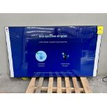 (Nuevo) Lote de 1 pantalla de 85" Marca SAMSUNG, Modelo AU8000 (incluye manuales, control, pilas, c