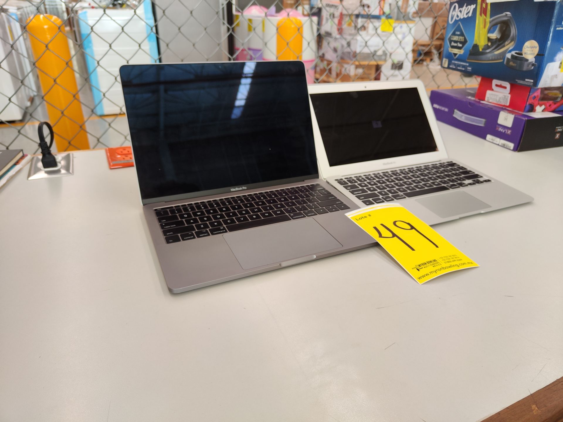 Lote de 2 laptops contiene: 1 MacBook air de 128GB; 1 MacBook pro de 128 GB (No se asegura su funci - Bild 3 aus 7