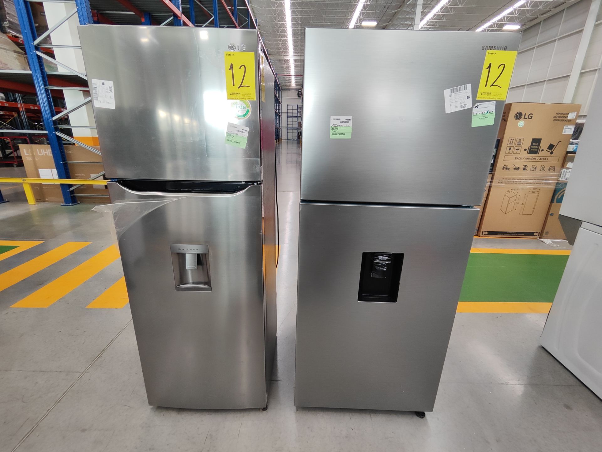 Lote de 2 refrigeradores contiene: 1 refrigerador con dispensador de agua Marca LG, Modelo GT32WDC,