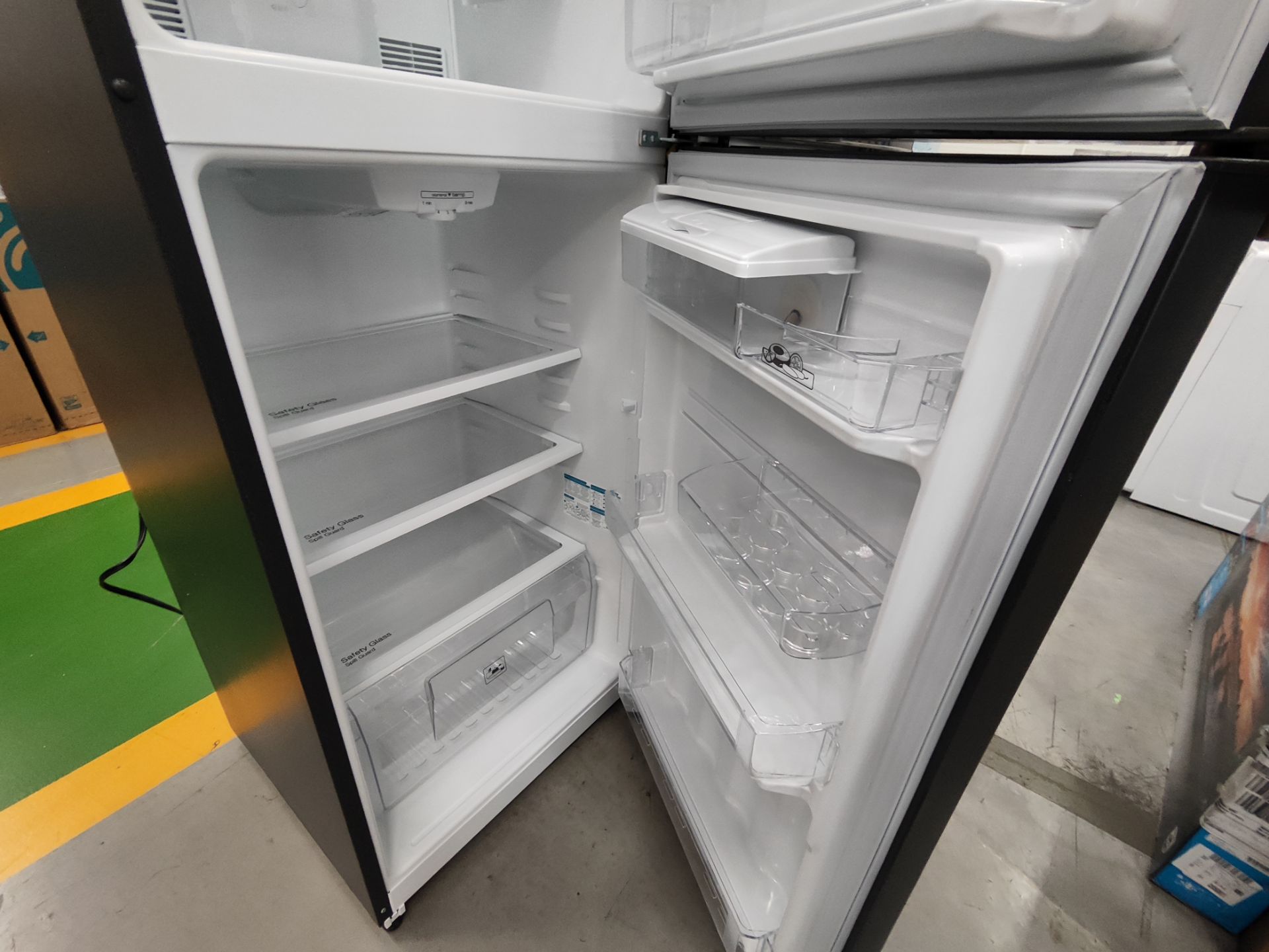Lote de 2 refrigeradores contiene: 1 refrigerador con dispensador de agua Marca MABE, Modelo RME360 - Bild 6 aus 8
