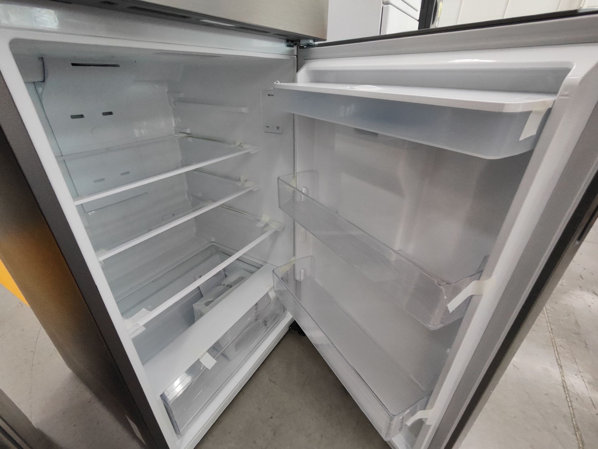 Lote de 2 refrigeradores contiene: 1 refrigerador con dispensador de agua Marca LG, Modelo GT32WDC, - Bild 7 aus 8