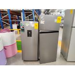 Lote de 2 refrigeradores contiene: 1 refrigerador con dispensador de agua Marca HISENSE, Modelo RR6