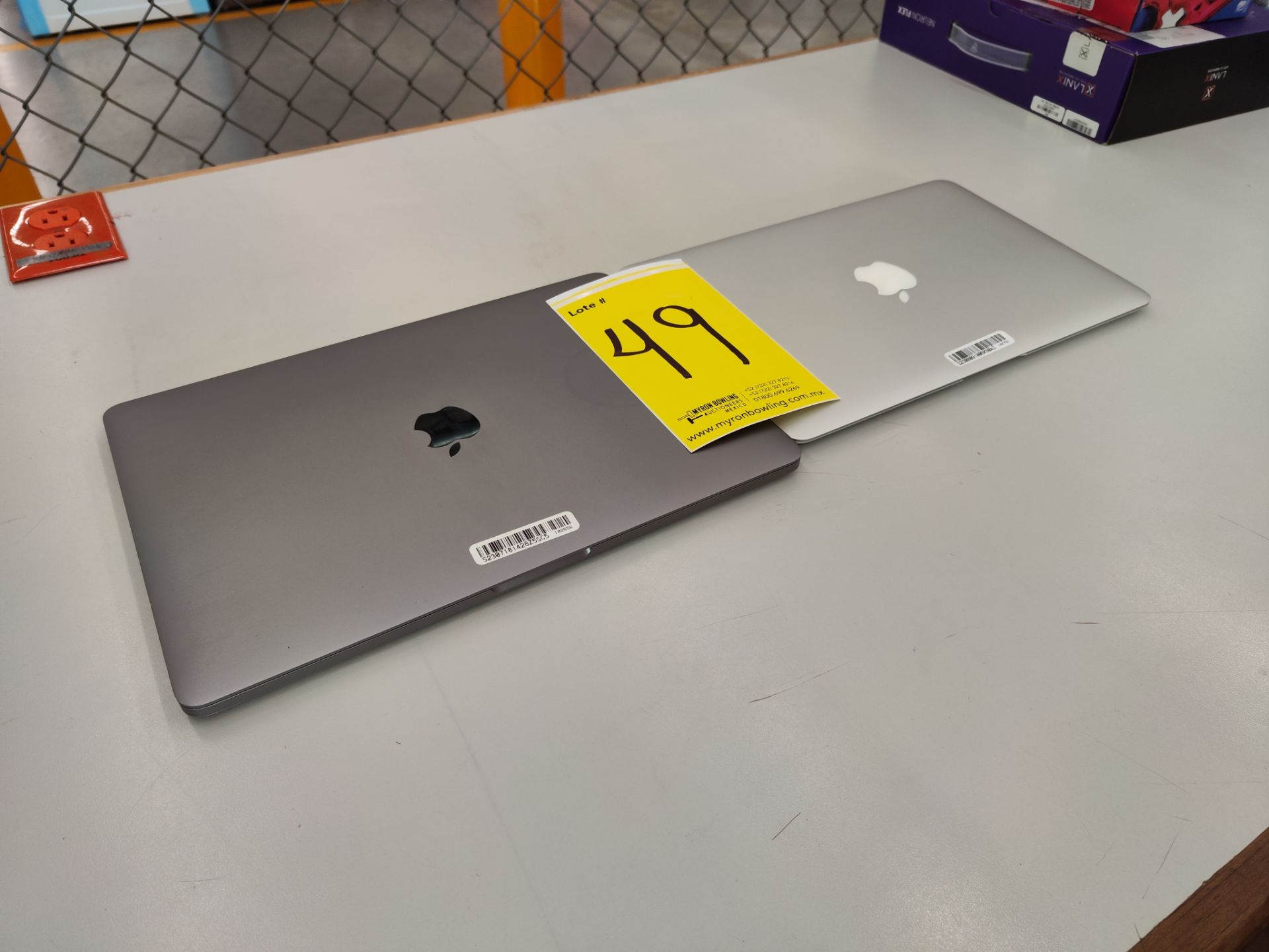 Lote de 2 laptops contiene: 1 MacBook air de 128GB; 1 MacBook pro de 128 GB (No se asegura su funci - Bild 6 aus 7