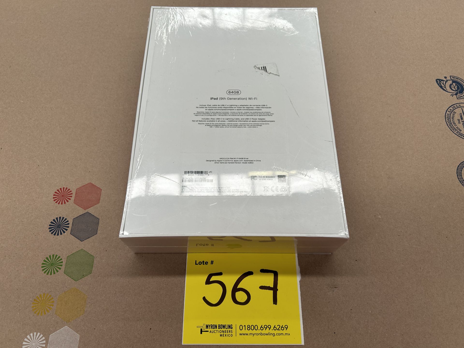 (Nuevo) Lote de 1 iPad 9a generación, de 64 GB, Serie XLFQR, Color PLATEADO (Sellada, favor de insp - Image 2 of 4