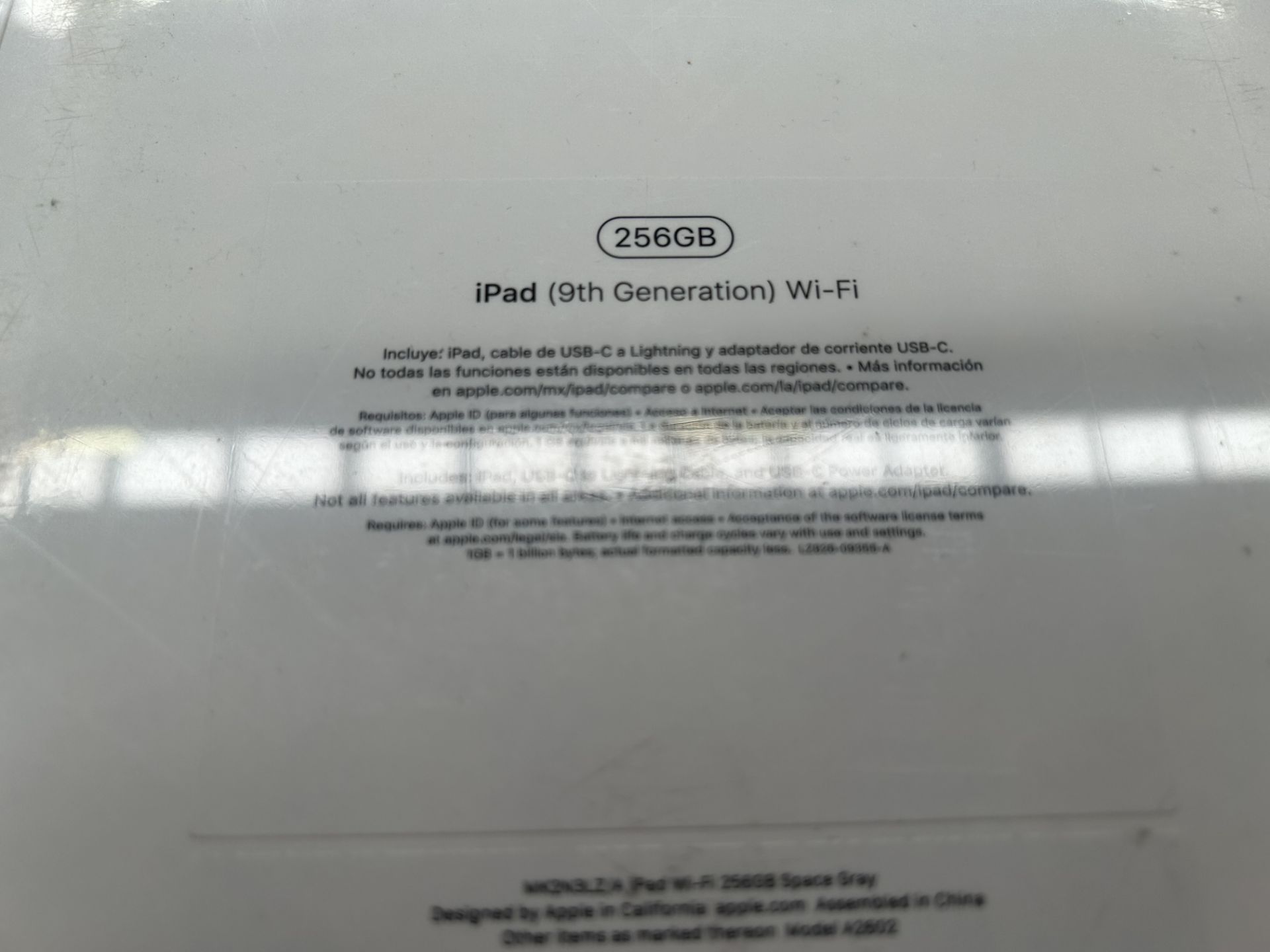 (Nuevo) Lote de 1 iPad 9a generación, de 256 GB, Serie 020NLV, Color GRIS (Sellada, favor de inspec - Image 3 of 4