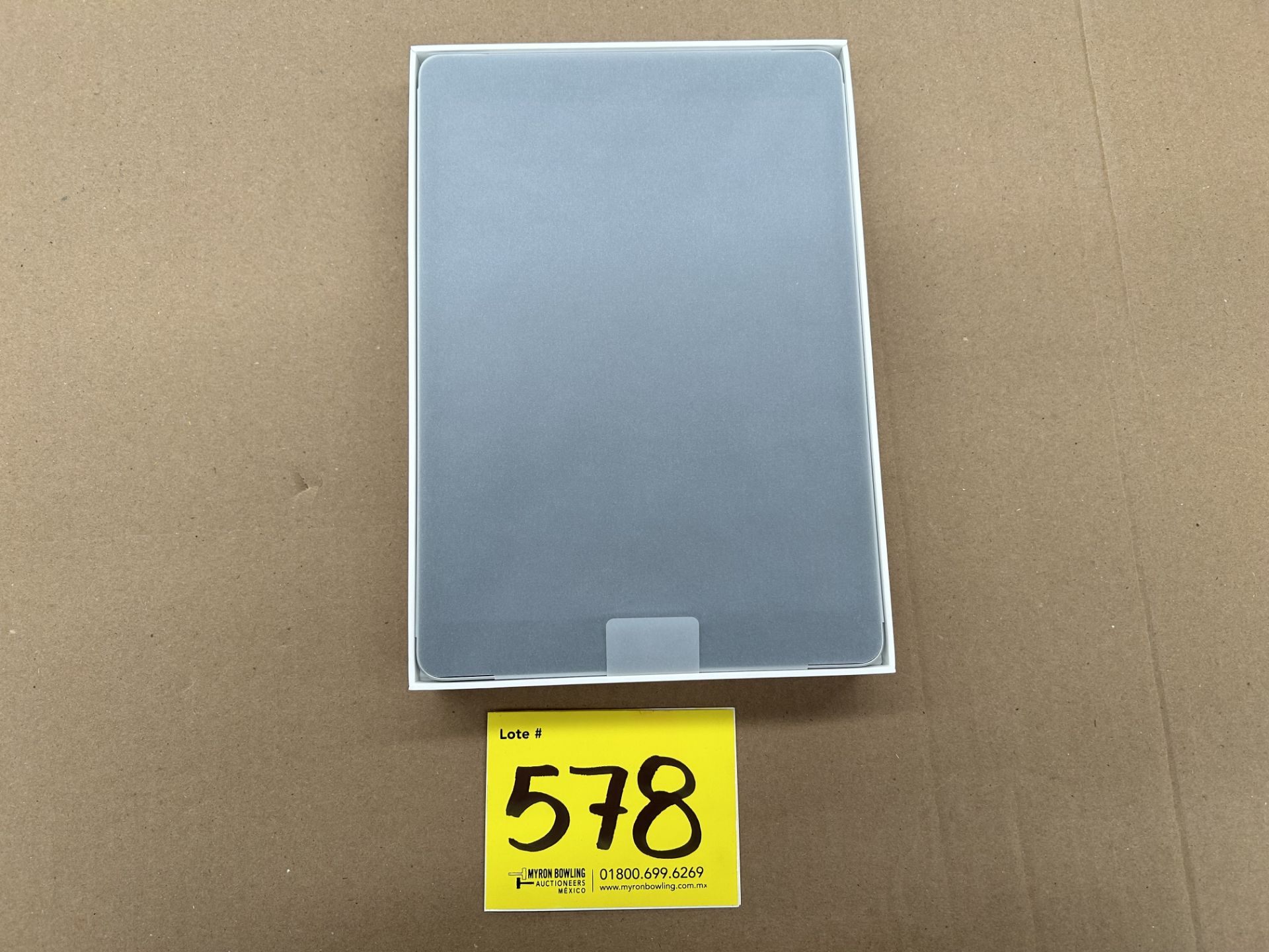 (Nuevo) Lote de 1 iPad 9a generación de 64 GB, Serie M4HW5N, Color PLATA (Favor de Inspeccionar)