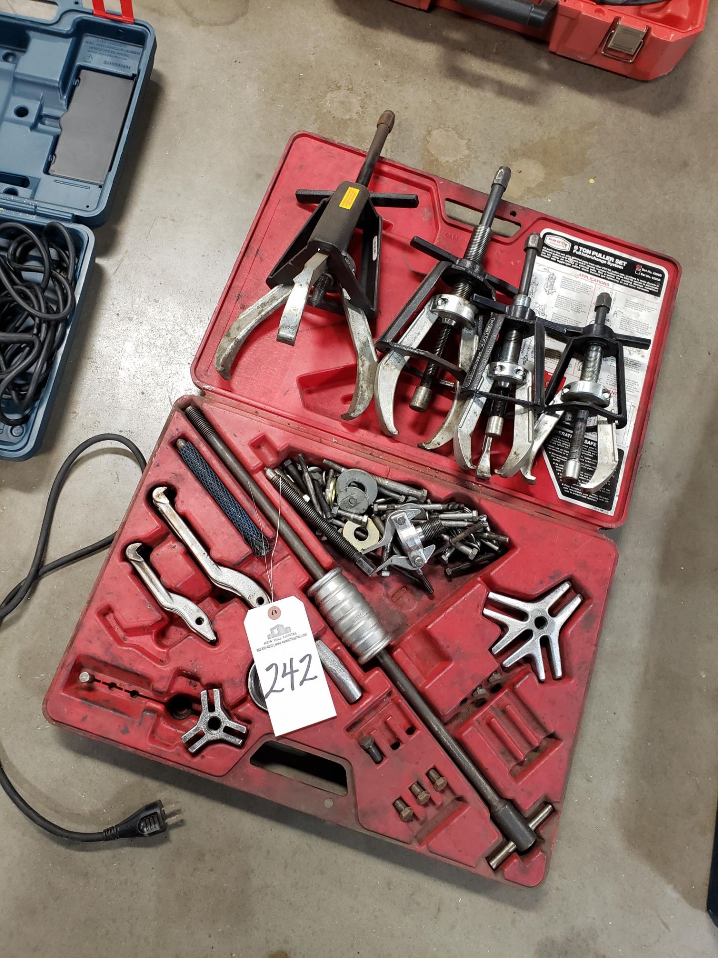 Lot of Gear & Bearing Pullers | Rig Fee $10