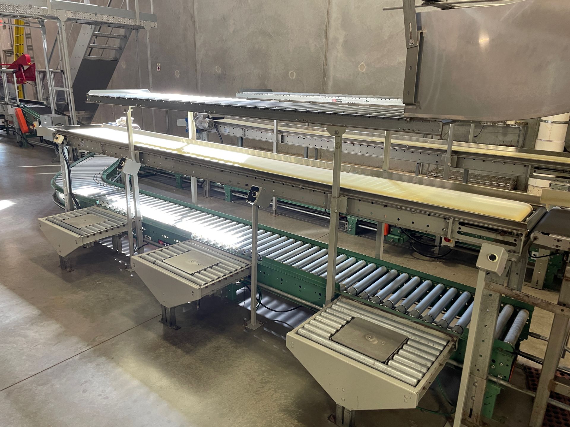 Packoff Conveyors with (3) Case Lifts, Powered Roller Conveyor, Belt - Subj to Bulk | Rig Fee $600