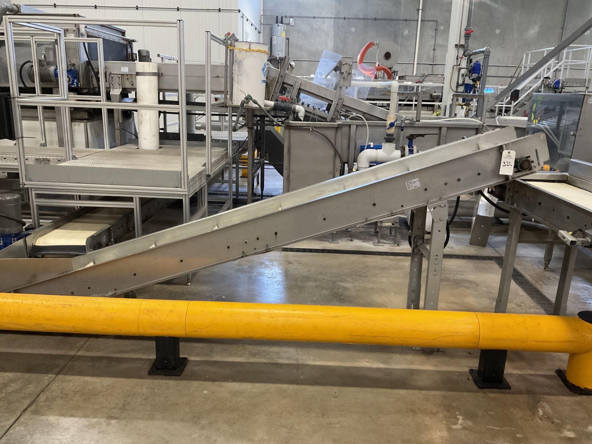 Pleated Incline Conveyor, Approx Dims: 16in W x 10ft OAL x 4ft Elevat - Subj to Bulk | Rig Fee $150