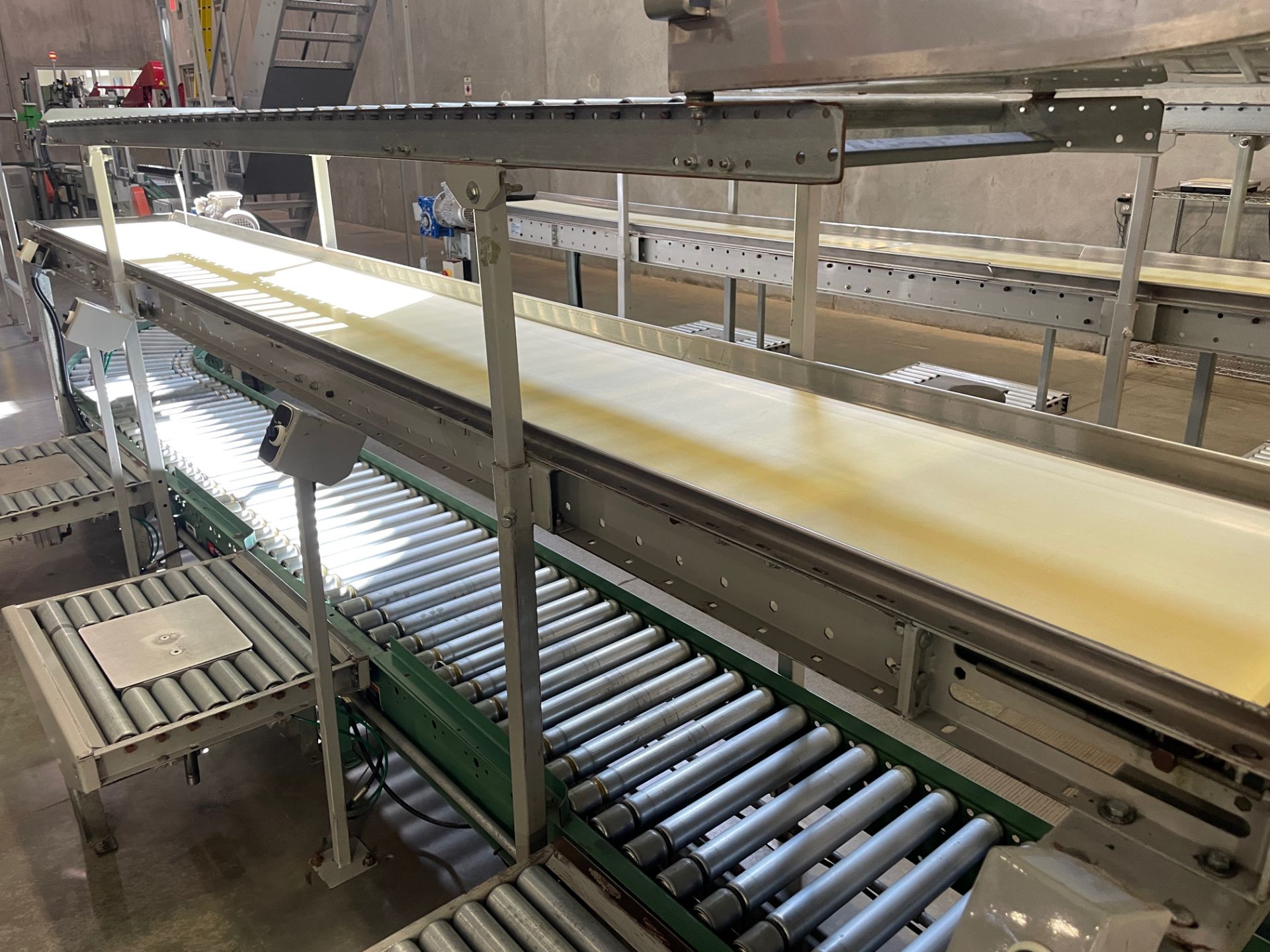 Packoff Conveyors with (3) Case Lifts, Powered Roller Conveyor, Belt - Subj to Bulk | Rig Fee $600 - Image 2 of 10