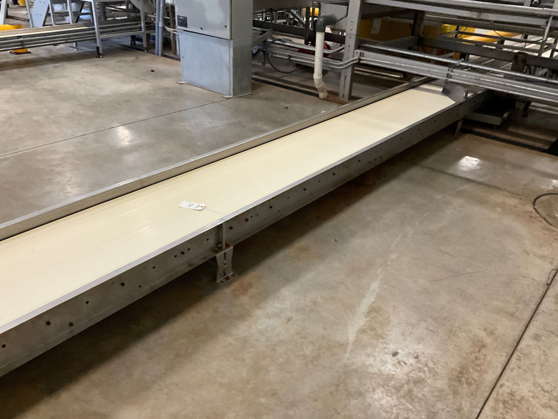 Powered Belt Packoff Conveyor, Approx Dims: 2ft W x 60 ft OAL - Subj to Bulk | Rig Fee $1000 - Image 3 of 5