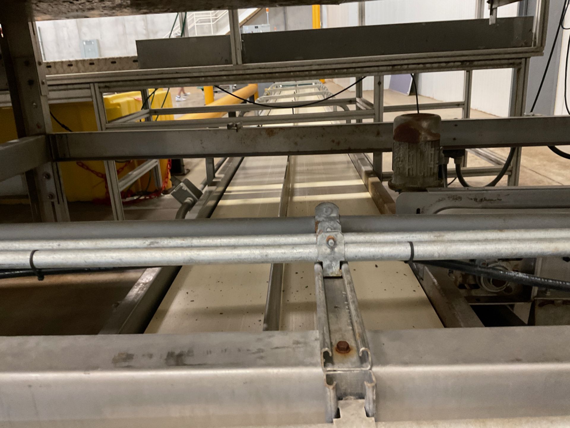 Powered Belt Packoff Conveyor, Approx Dims: 2ft W x 60 ft OAL - Subj to Bulk | Rig Fee $1000 - Image 4 of 5