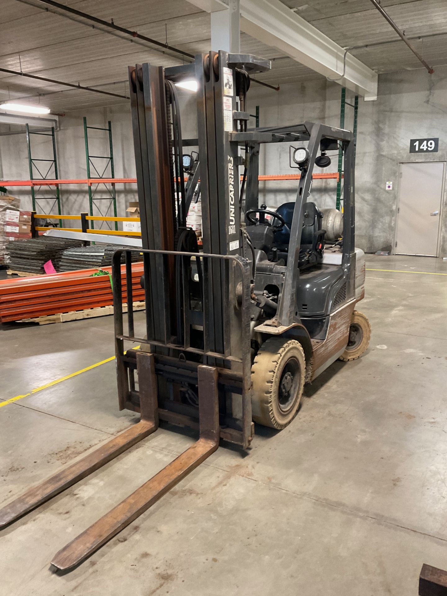 Unicarriers Model MP1F2A25LV Lift Truck, Side Shift, 3100 LB Max Ca (Not Operational) | Rig Fee $150 - Image 3 of 5