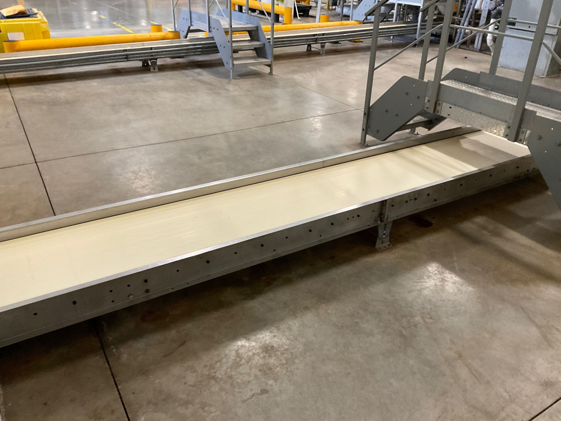 Powered Belt Packoff Conveyor, Approx Dims: 2ft W x 60 ft OAL - Subj to Bulk | Rig Fee $1000 - Image 2 of 5