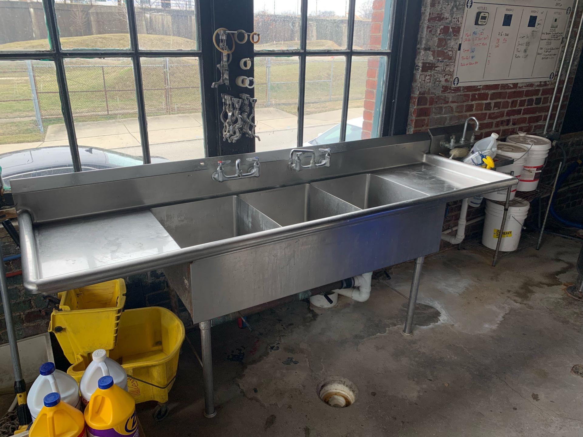 3 Compartment COP Sink (30" x 8') | Rig Fee $150