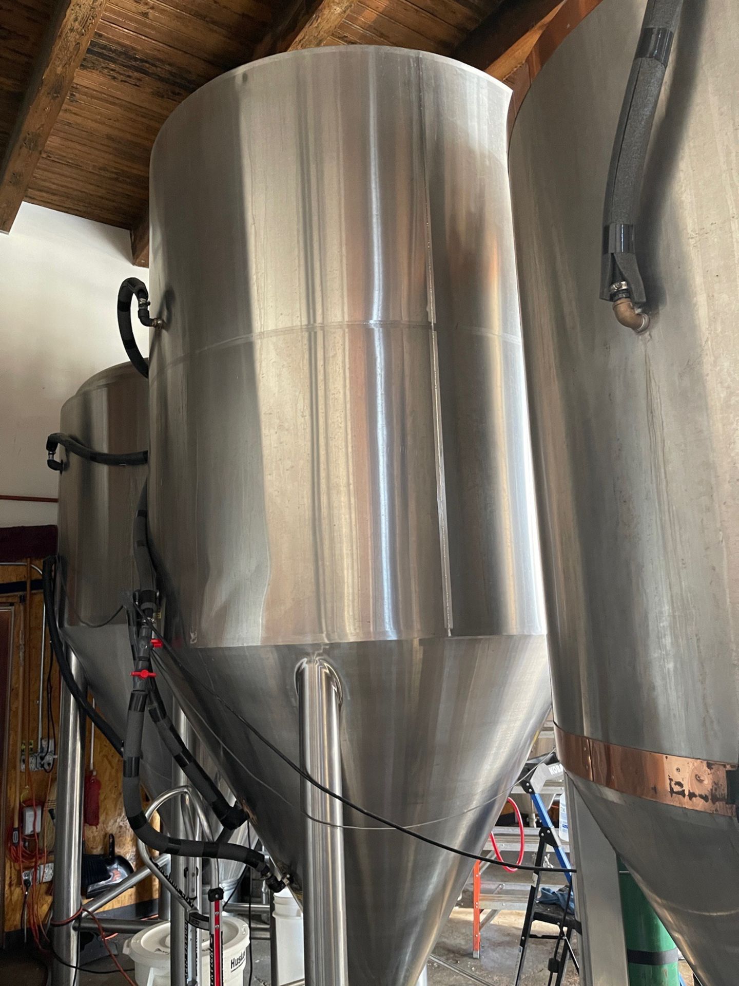 Century Manufacturing 30 BBL Stainless Steel Fermentation Tank (Approx: 5' x 13') | Rig Fee $1000 - Image 3 of 3