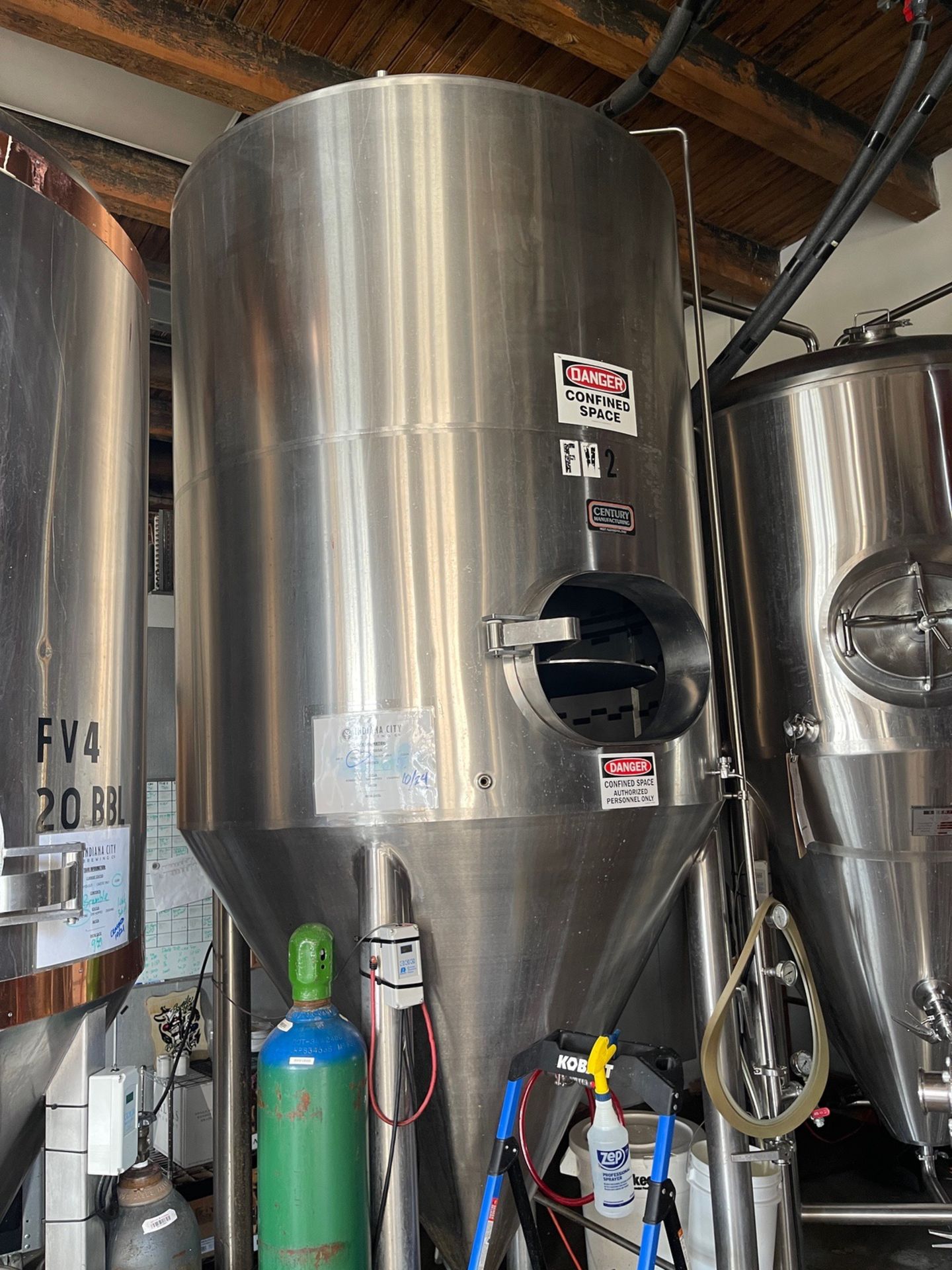 Century Manufacturing 30 BBL Stainless Steel Fermentation Tank (Approx: 5' x 13') | Rig Fee $1000
