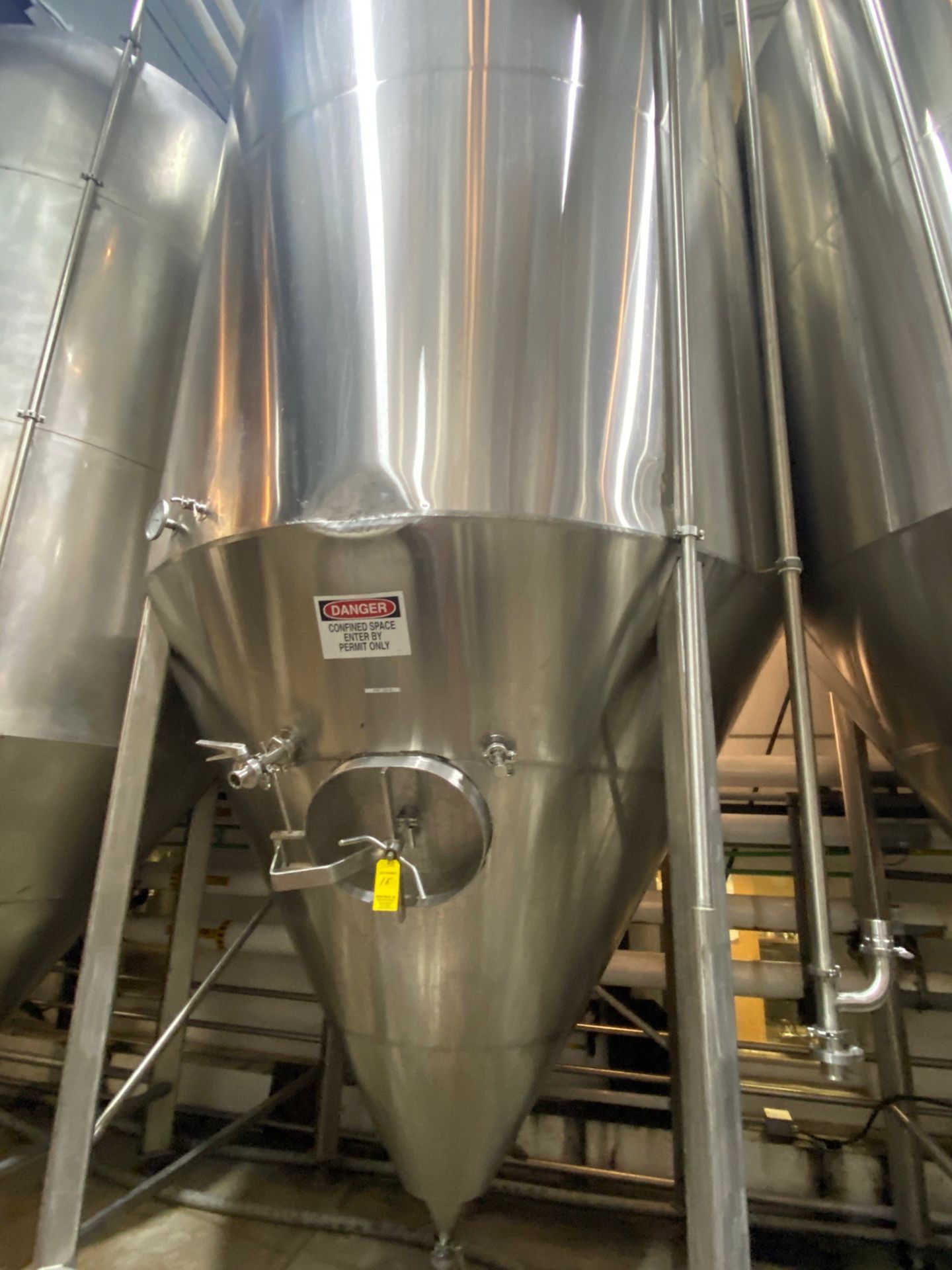 120 BBL Fermenter , Approx Dims: 8ft-6in OD x 20ft OAH | Rig Fee $3150 - Bild 2 aus 10