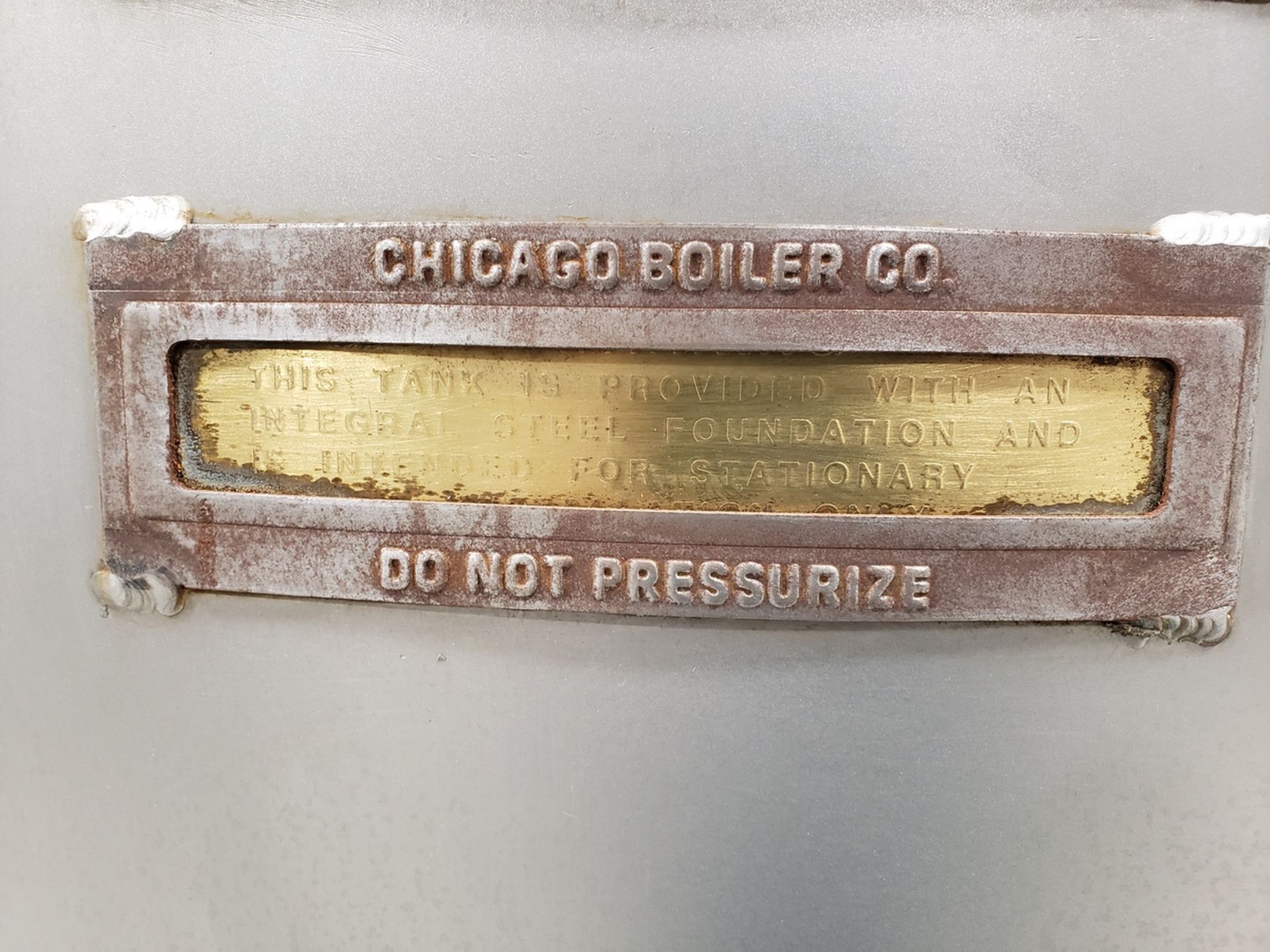 Chicago Boiler 4,250 Liter Stainless Steel Holding Tank, W/ Top Drive Pneumatic Agi | Rig Fee $750 - Image 3 of 3