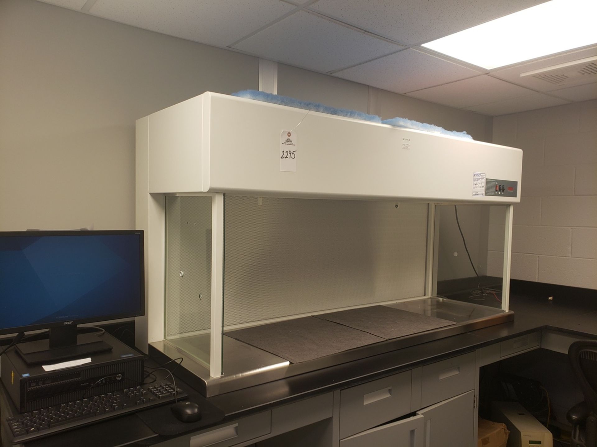 Streamline Laboratory Laminar Flow Cabinet, M# SHC-6A2 | Rig Fee $200