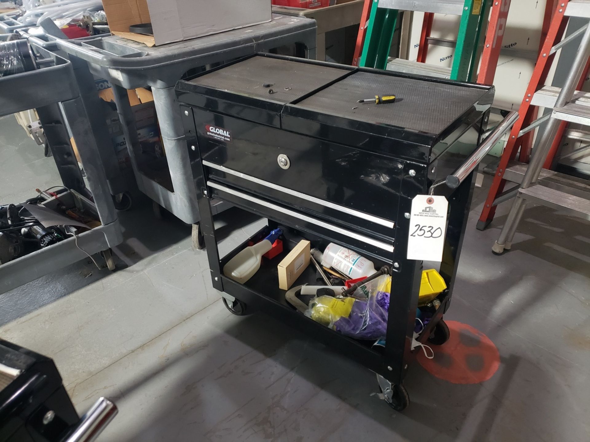 Global Roll-A-Round Tool Chest, W/ Contents | Rig Fee $25