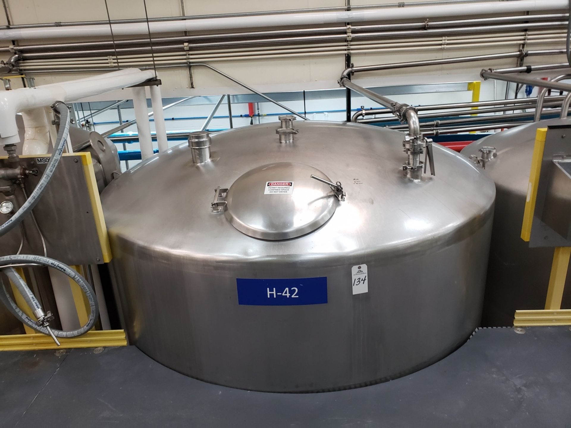 DCI 4,000 Gallon Stainless Steel Mixing Tank, S/N 85-PH-31826-A, Approx Dims: 8' x 1 | Rig Fee $3500