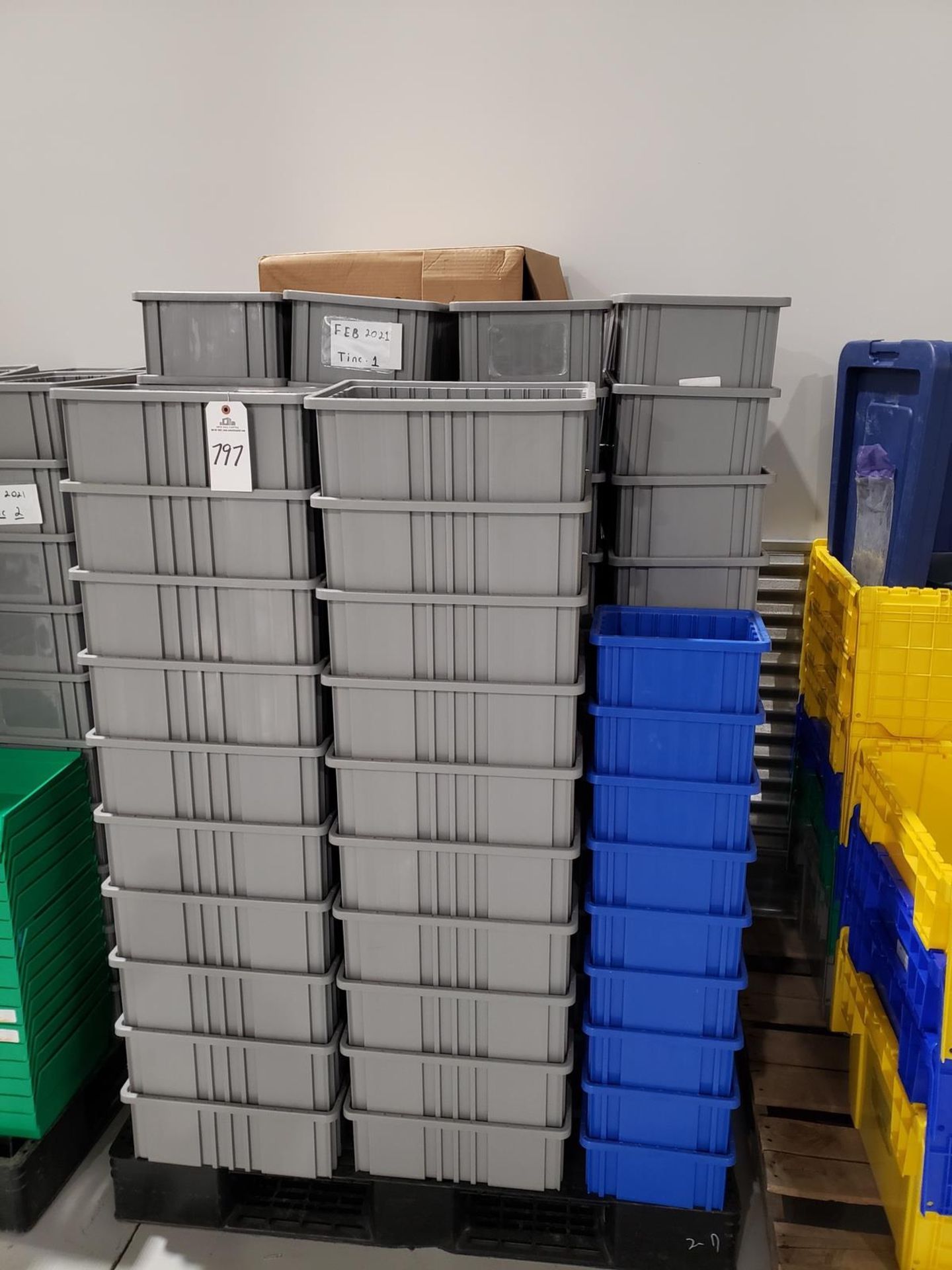 Pallet Lot Assorted Totes | Rig Fee $75