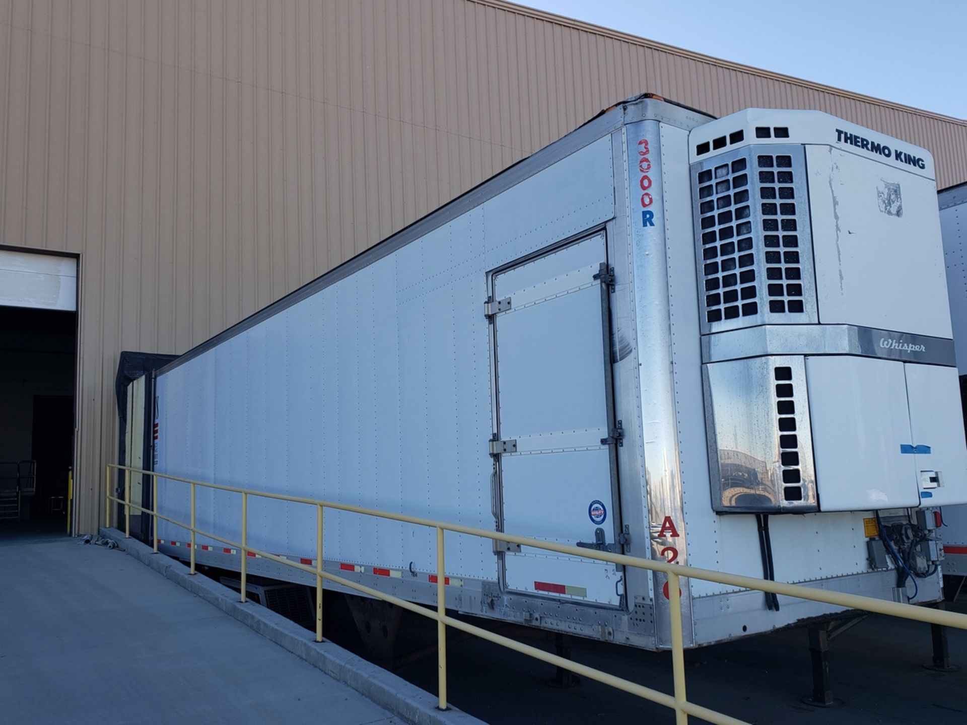 Utility Trailer Mfg., 2004, 40' Refrigerated Van Trailer, Tri-Fold Rear Door, M# VS | Rig Fee $100 - Image 3 of 4