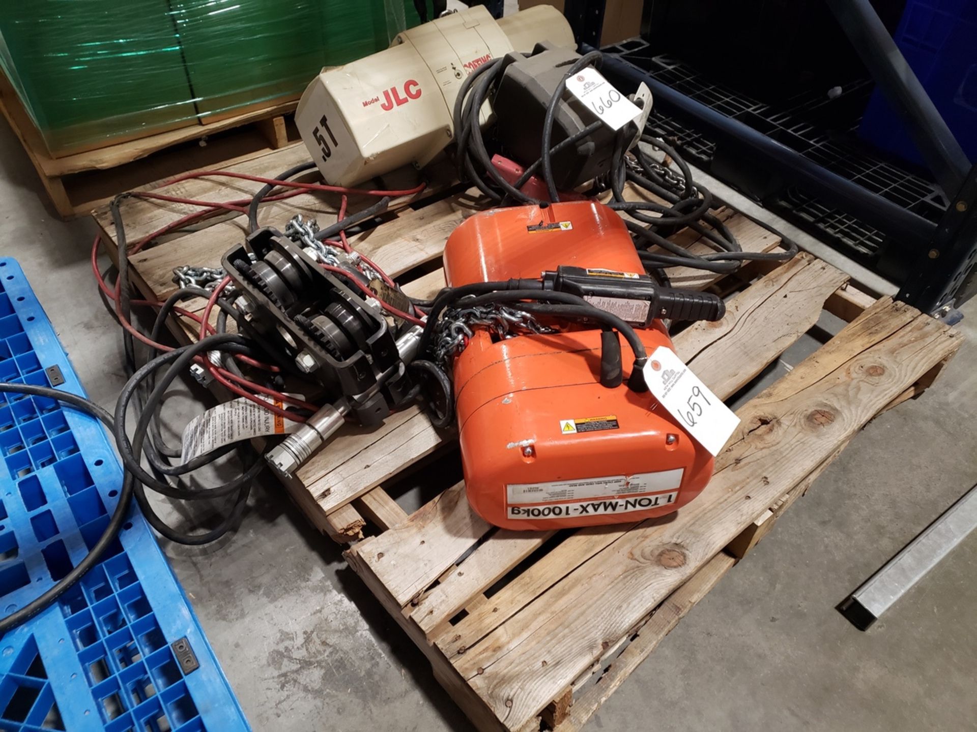 Electric Hoist, 1 Ton | Rig Fee $35