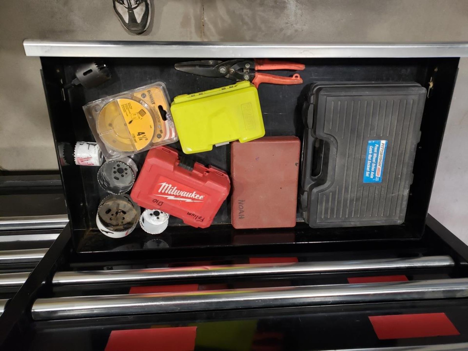 Lot of (2) Tool Boxes W/Contents | Rig Fee $15 - Image 6 of 14