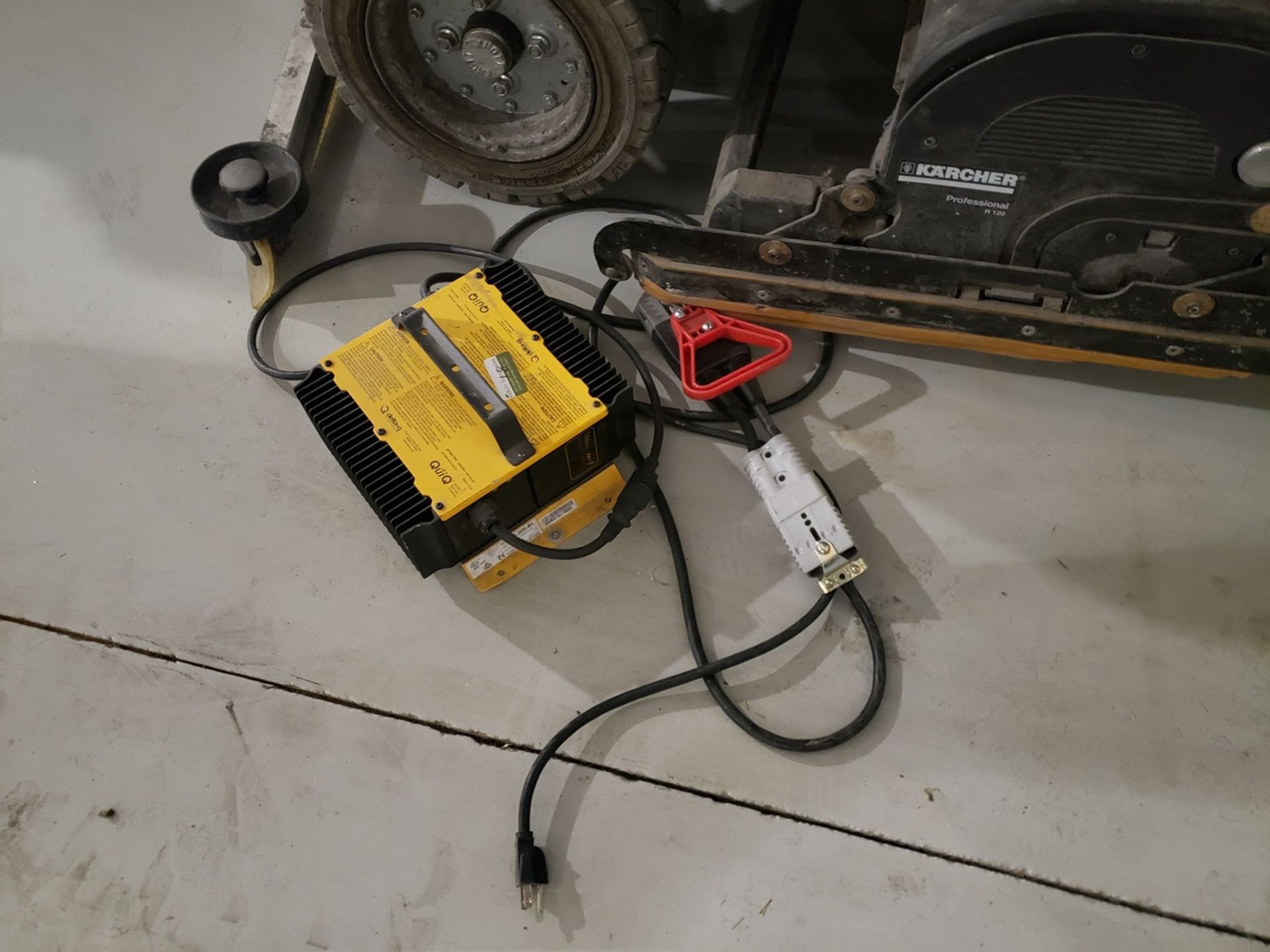 Karcher Floor Scrubber, M# B250R W/Battery Charger | Rig Fee $75 - Image 3 of 3