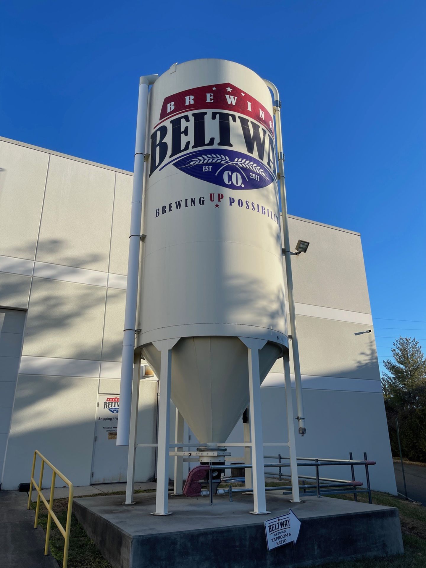 24 Ton Meridian Grain Silo, S/N 6761412, Approx. 10' Dia. X 33' O.H. | Rig Fee $4500