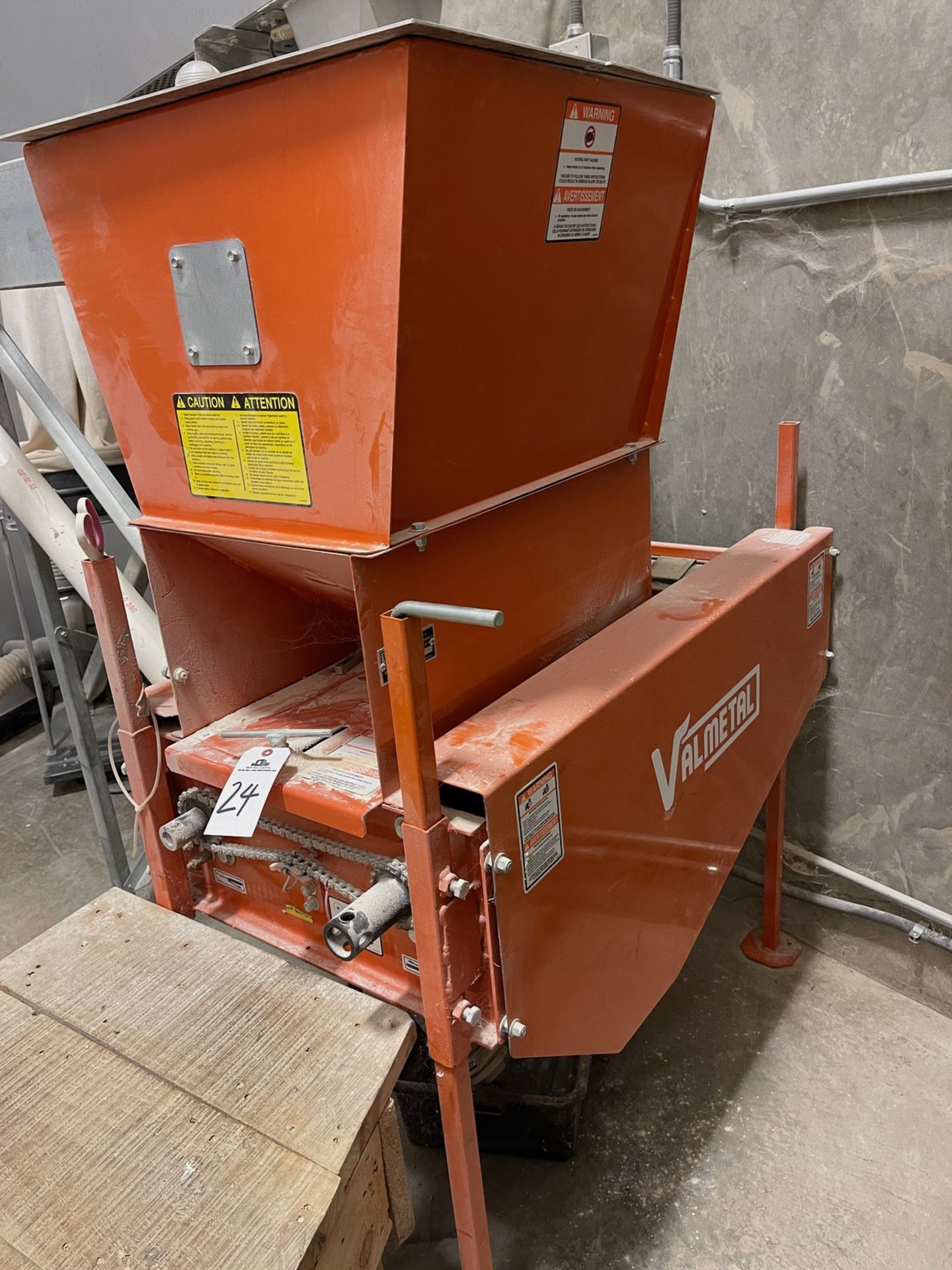 Valmetal 2r12 Roller Mill, S/N 58714 | Rig Fee $400