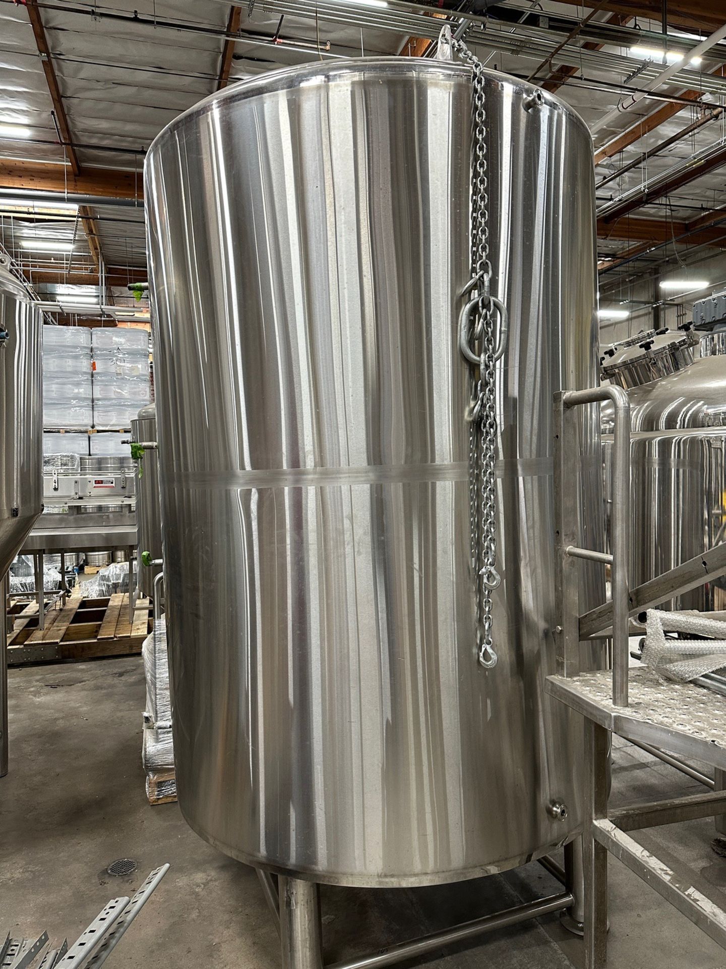 30 BBL Stainless Steel Brite Tank, Dish Bottom, Glycol Jacketed, Top Mandoor, No Fit | Rig Fee $1250 - Image 2 of 3