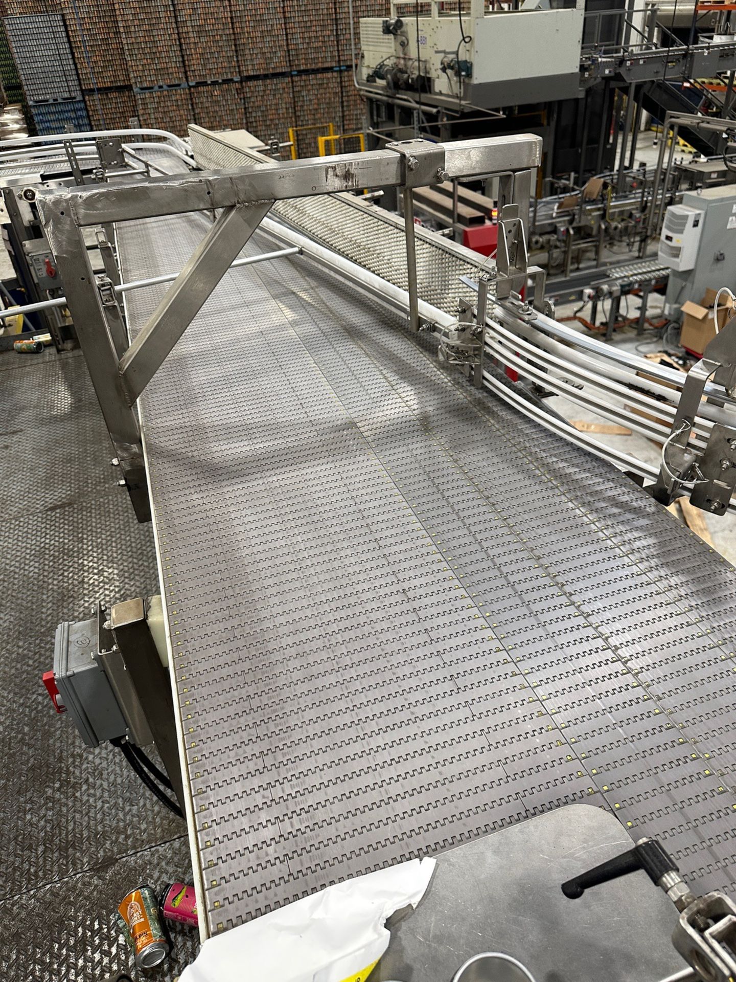 Conveyor - 28.5" x 14' - Consists of (1) 15" Belt and (3) 4.5" Belts Narrowing Into | Rig Fee $700