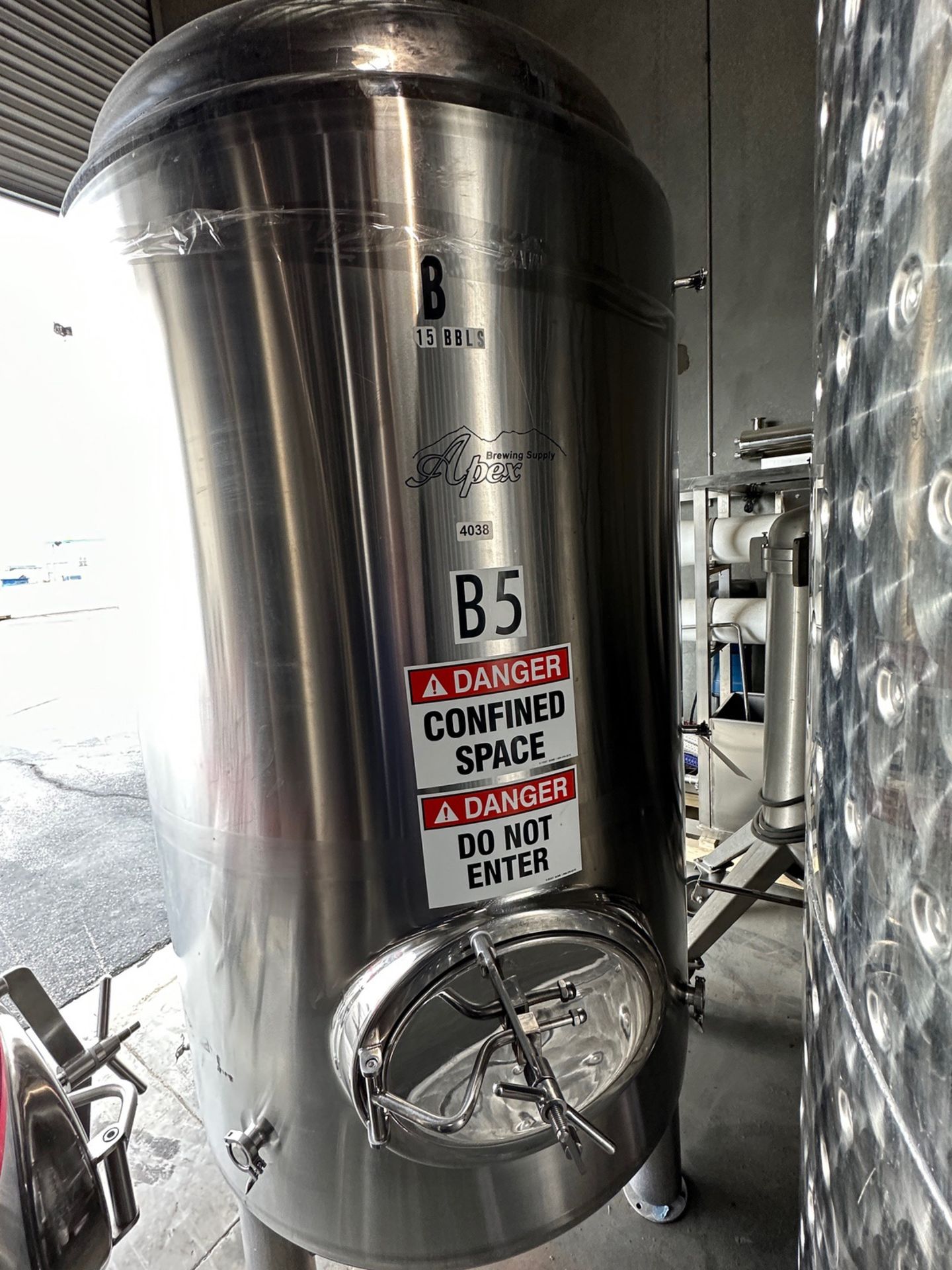 Apex Brewing Supply 15BBL Stainless Steel Brite Tank, Glycol Jacketed, Dish Bottom, | Rig Fee $900