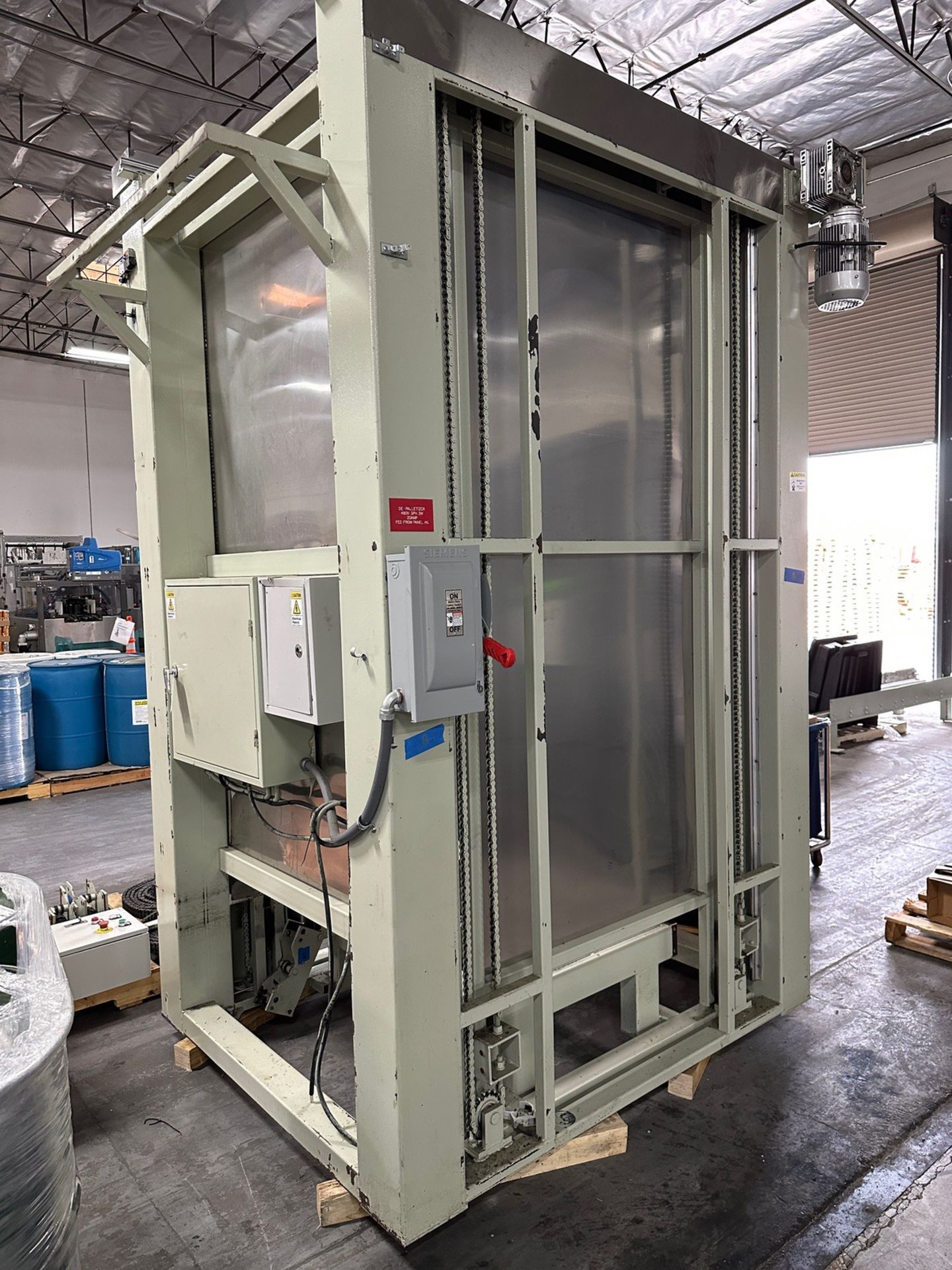 Saiwei Brew Bev XDJ-600 Semi Automatic Depalletizer with Infeed/Outfeed Conveyor Sec | Rig Fee $1500 - Image 2 of 8