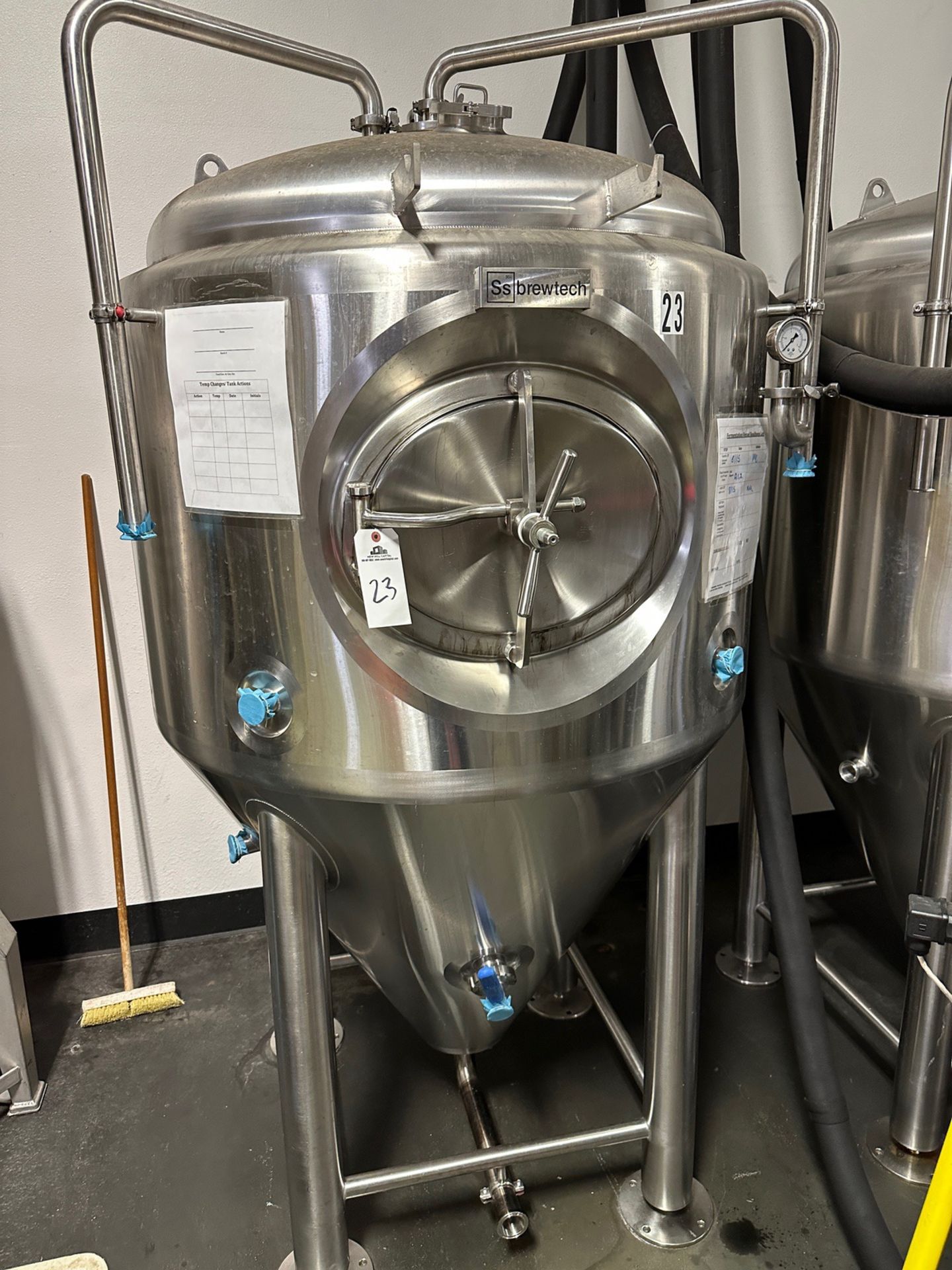 7 BBL SS Brewtech Stainless Steel Fermentation/Uni-Tank - Cone Bottom, Glycol Jacke | Rig Fee $450