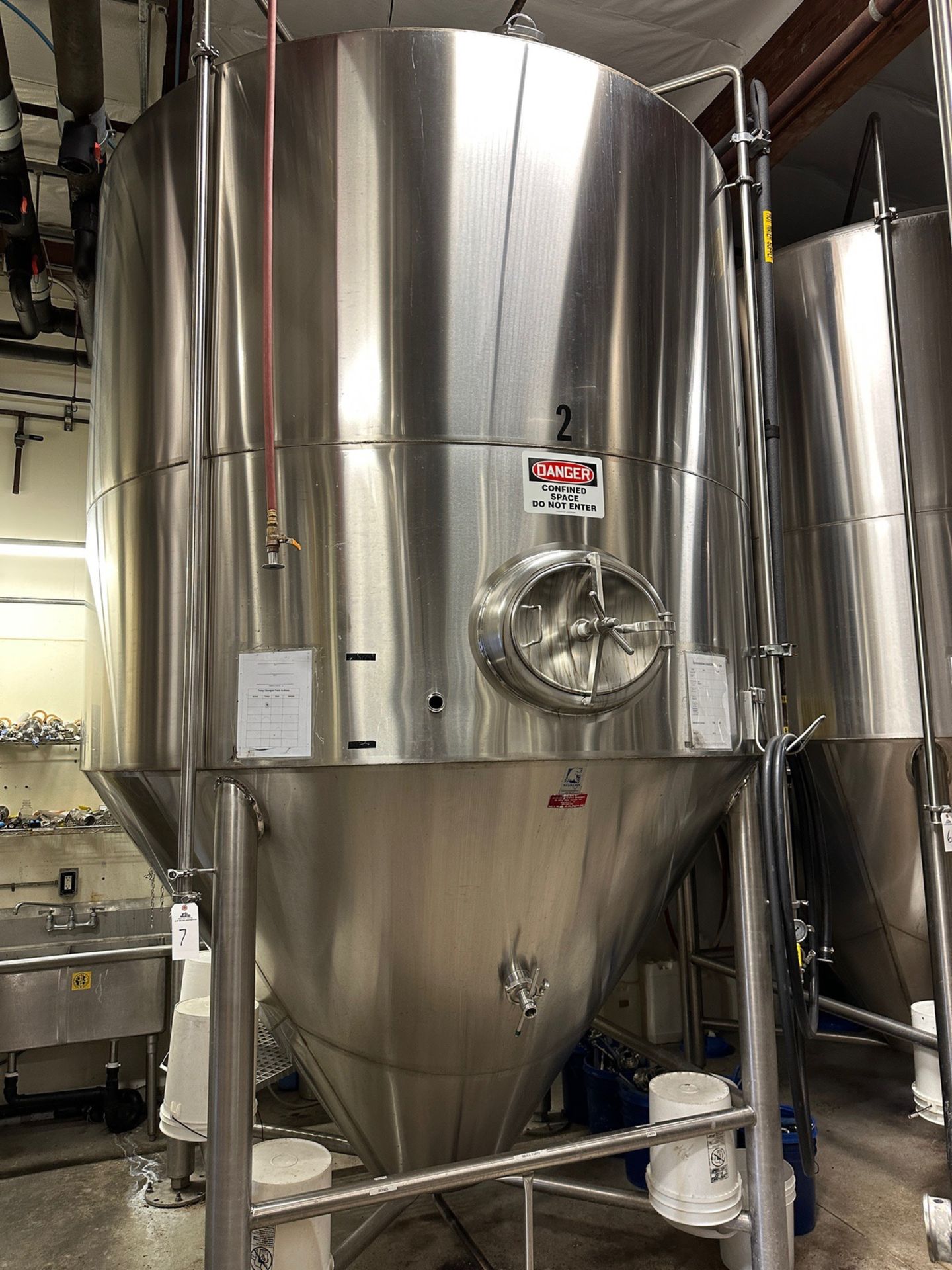 90 BBL Silver State Stainless Fermenter - Cone Bottom, Glycol Jacketed, Mandoor, Zw | Rig Fee $1750