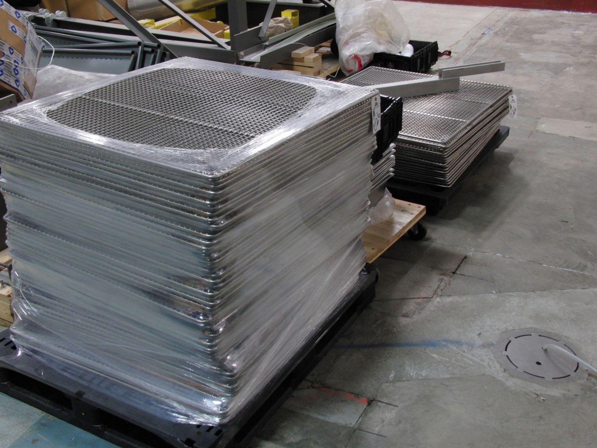 Lot of stainless steel 3' x 4' Gastronorm Grid Trays | Rig Fee $100 - Image 4 of 4